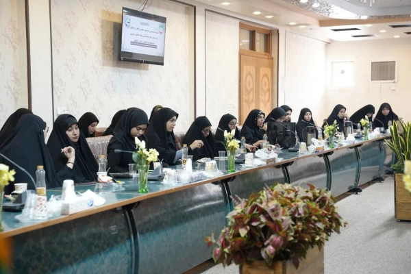 
نشست پرسش و پاسخ دانشجویان فعال فرهنگی با مسئول نهاد رهبری در دانشگاه فرهنگیان اصفهان برگزار شد 7