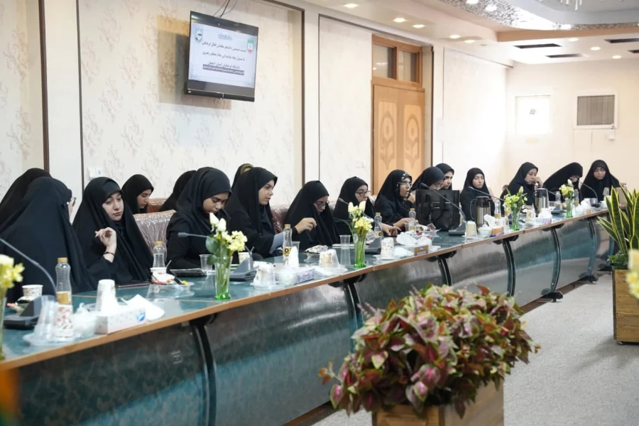 
نشست پرسش و پاسخ دانشجویان فعال فرهنگی با مسئول نهاد رهبری در دانشگاه فرهنگیان اصفهان برگزار شد 7