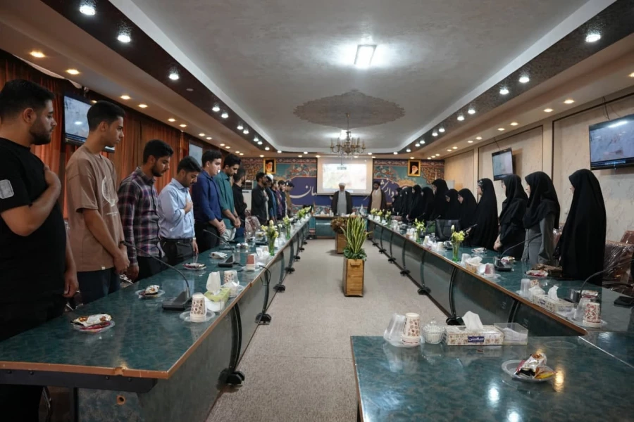 
نشست پرسش و پاسخ دانشجویان فعال فرهنگی با مسئول نهاد رهبری در دانشگاه فرهنگیان اصفهان برگزار شد 8