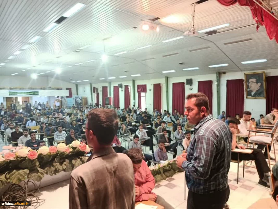 شروع آزمونهای پایان ترم در پردیس ها و مراکز دانشگاه فرهنگیان استان اصفهان  12