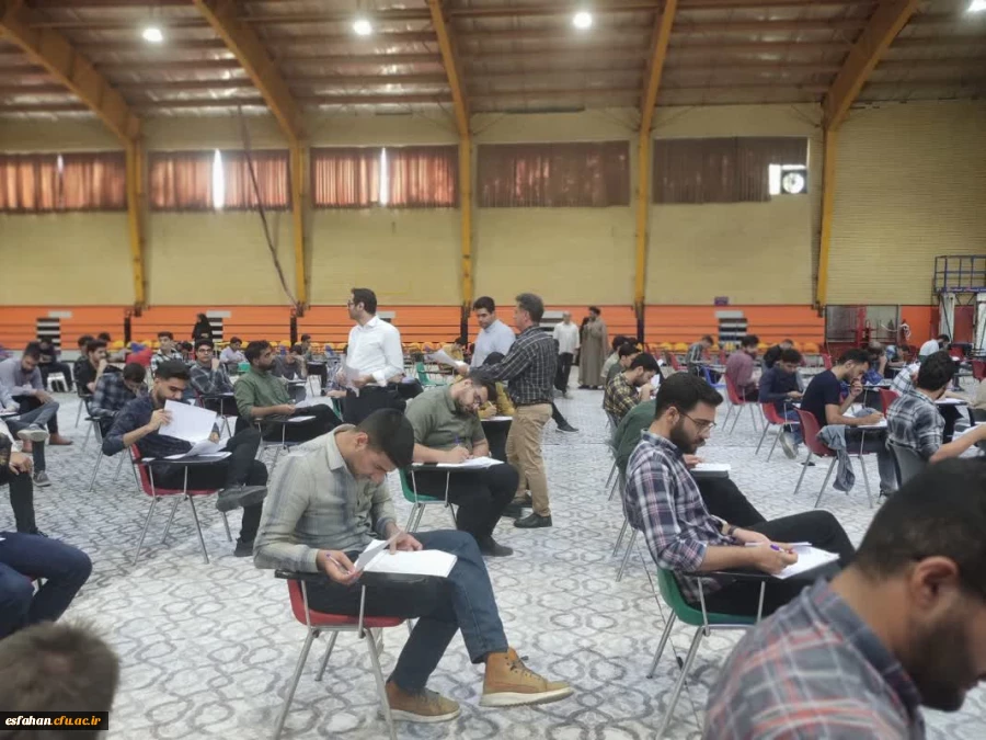 شروع آزمونهای پایان ترم در پردیس ها و مراکز دانشگاه فرهنگیان استان اصفهان  7