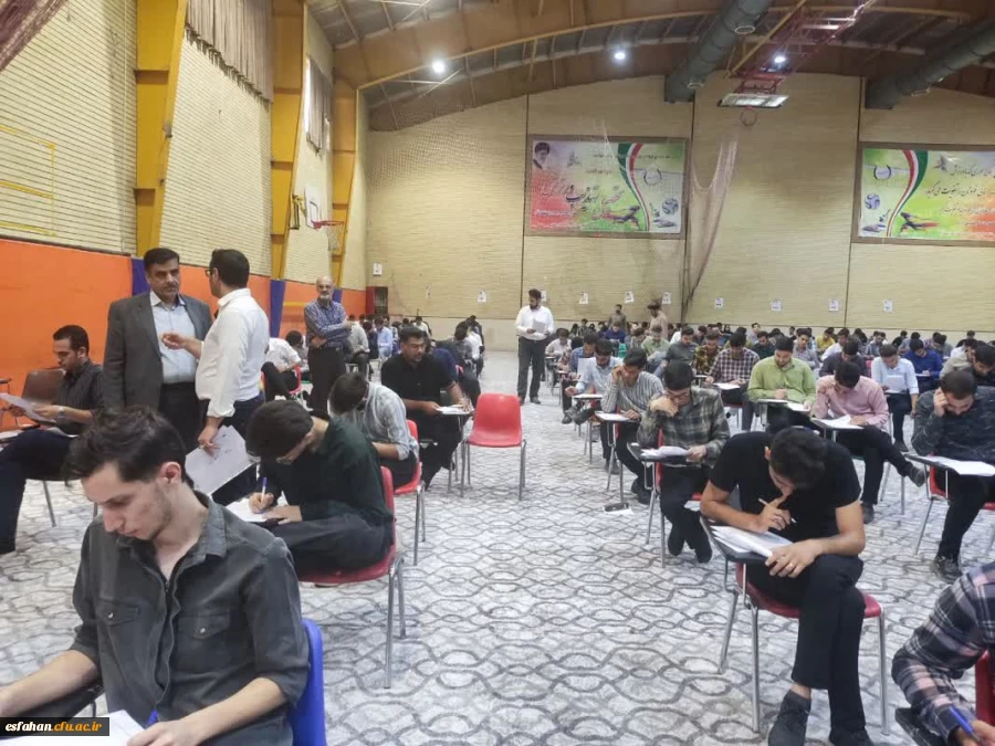 شروع آزمونهای پایان ترم در پردیس ها و مراکز دانشگاه فرهنگیان استان اصفهان  12