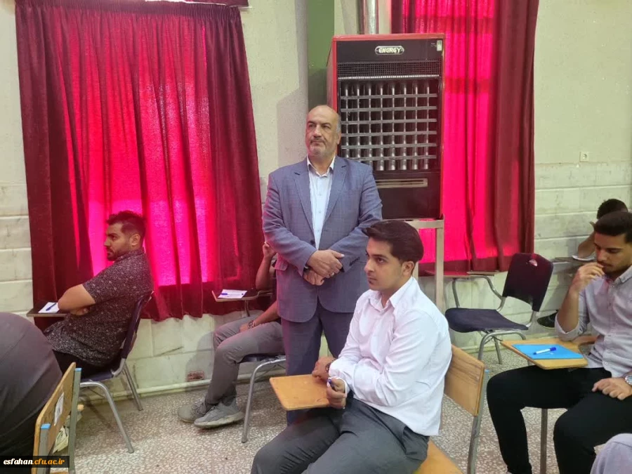 شروع آزمونهای پایان ترم در پردیس ها و مراکز دانشگاه فرهنگیان استان اصفهان  18