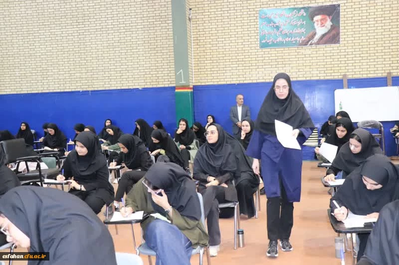 شروع آزمونهای پایان ترم در پردیس ها و مراکز دانشگاه فرهنگیان استان اصفهان  20