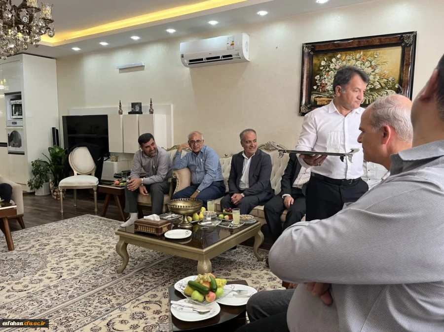 عیادت سرپرست دانشگاه فرهنگیان استان اصفهان و جمع همراه از ریاست سابق پردیس شهید باهنر اصفهان 3