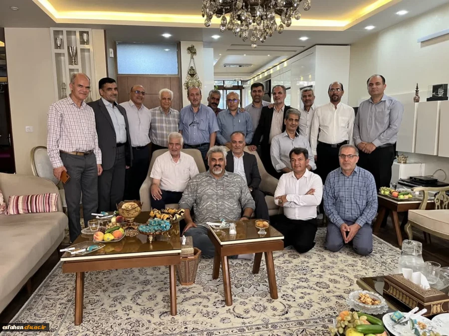 عیادت سرپرست دانشگاه فرهنگیان استان اصفهان و جمع همراه از ریاست سابق پردیس شهید باهنر اصفهان 4