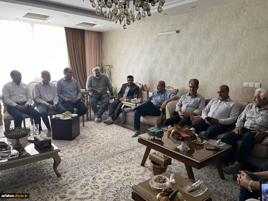 عیادت سرپرست دانشگاه فرهنگیان استان اصفهان و جمع همراه از ریاست سابق پردیس شهید باهنر اصفهان 6