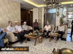 عیادت سرپرست دانشگاه فرهنگیان استان اصفهان و جمع همراه از ریاست سابق پردیس شهید باهنر اصفهان 7