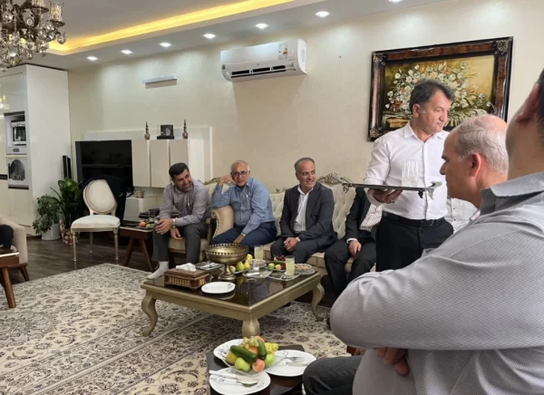 عیادت سرپرست دانشگاه فرهنگیان استان اصفهان و جمع همراه از ریاست سابق پردیس شهید باهنر اصفهان 3