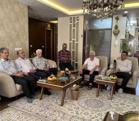 عیادت سرپرست دانشگاه فرهنگیان استان اصفهان و جمع همراه از ریاست سابق پردیس شهید باهنر اصفهان 5