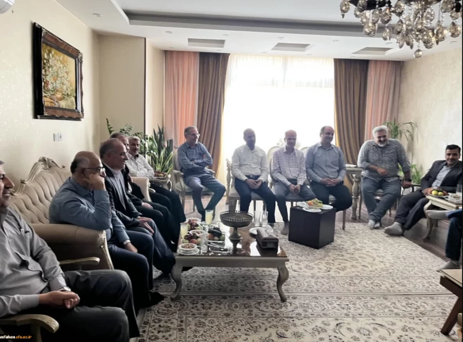 عیادت سرپرست دانشگاه فرهنگیان استان اصفهان و جمع همراه از ریاست سابق پردیس شهید باهنر اصفهان 6