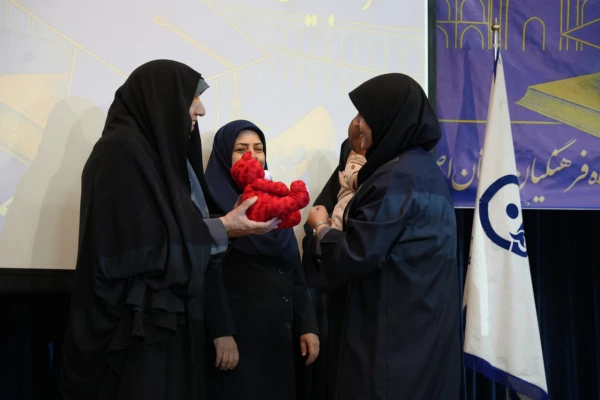 برگزاری جشن دانش آموختگی دانشجومعلمان دختر دانشگاه فرهنگیان استان اصفهان 5