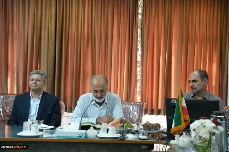 نشست روسای دانشگاه های اصفهان با معاون سیاسی، اجتماعی استانداری اصفهان 3