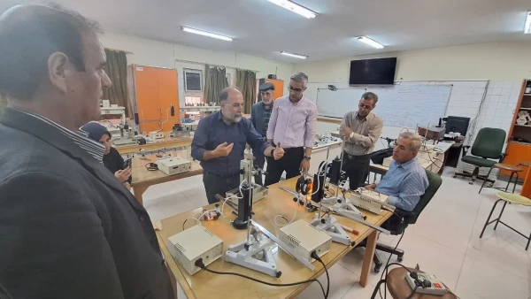 برگزاری دوره آموزشی «آشنایی باآزمایش های فیزیک نور و فیزیک مدرن» 2