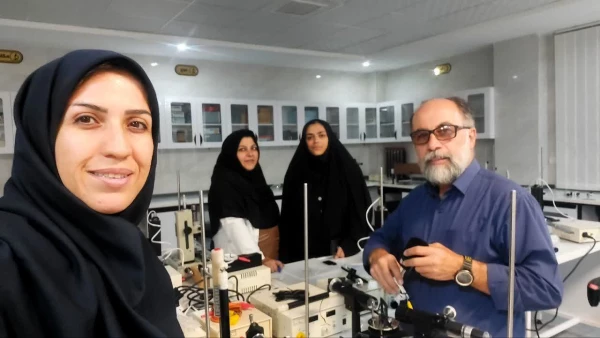 برگزاری دوره آموزشی «آشنایی باآزمایش های فیزیک نور و فیزیک مدرن» 4