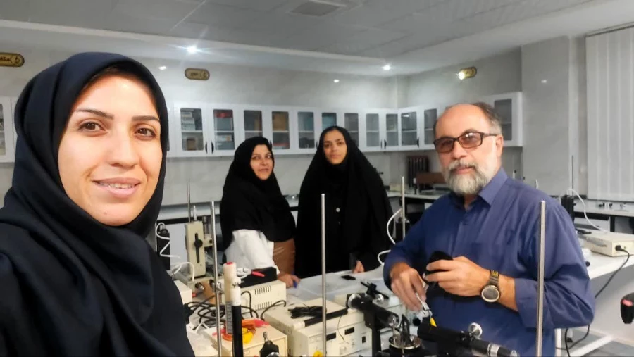 برگزاری دوره آموزشی «آشنایی باآزمایش های فیزیک نور و فیزیک مدرن» 4