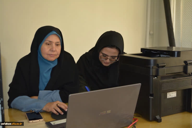 ادامه فرایند ثبت نام ورودی های جدید در پردیس ها و مراکز دانشگاه فرهنگیان استان اصفهان 21