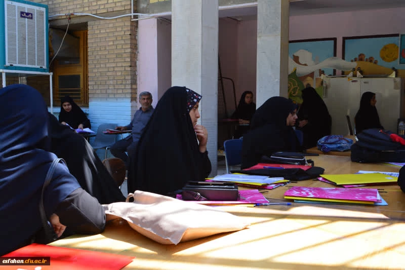 ادامه فرایند ثبت نام ورودی های جدید در پردیس ها و مراکز دانشگاه فرهنگیان استان اصفهان 28