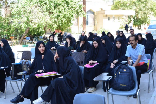 ادامه فرایند ثبت نام ورودی های جدید در پردیس ها و مراکز دانشگاه فرهنگیان استان اصفهان 20