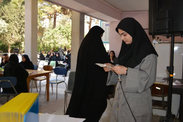 ادامه فرایند ثبت نام ورودی های جدید در پردیس ها و مراکز دانشگاه فرهنگیان استان اصفهان 22