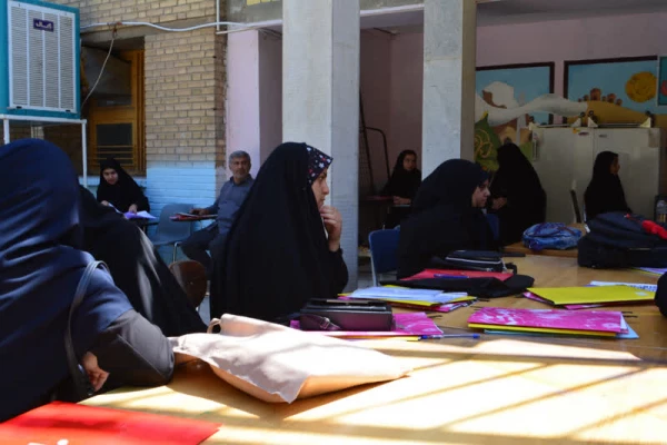 ادامه فرایند ثبت نام ورودی های جدید در پردیس ها و مراکز دانشگاه فرهنگیان استان اصفهان 26