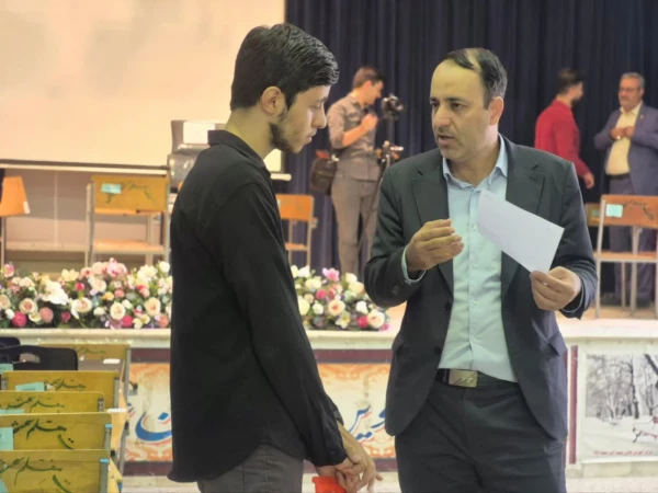 ادامه فرایند ثبت نام ورودی های جدید در پردیس ها و مراکز دانشگاه فرهنگیان استان اصفهان 27