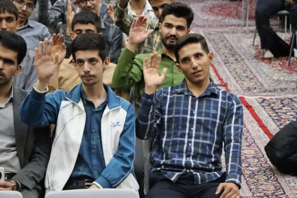 گزارش تصویری از آیین استقبال و خوش آمدگویی به دانشجو معلمان جدیدالورود و آغاز سال تحصیلی جدید دانشگاه فرهنگیان اصفهان 7