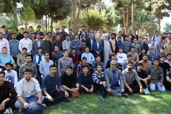 مراسم خوشامدگویی دانشجومعلمان جدیدالورود با حضور سرپرست دانشگاه فرهنگیان استان و نماینده محترم مقام معظم رهبری در دانشگاه فرهنگیان استان اصفهان 15