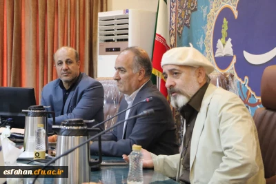 نشست صمیمی ریاست، مسئولین و دانشجویان دانشگاه فرهنگیان استان اصفهان با استاد برجسته هنر و نگارگری، استاد مجید صادق زاده 