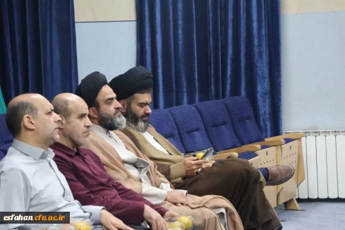 برگزاری نشست صمیمی همراه با پرسش و پاسخ اعضای هیات علمی و غیر هیات علمی دانشگاه فرهنگیان استان اصفهان با رجبعلی برزویی رئیس دانشگاه فرهنگیان
