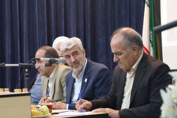 برگزاری نشست پرسش و پاسخ اساتید و کارکنان دانشگاه فرهنگیان استان اصفهان با رجبعلی برزویی رئیس دانشگاه فرهنگیان
 5