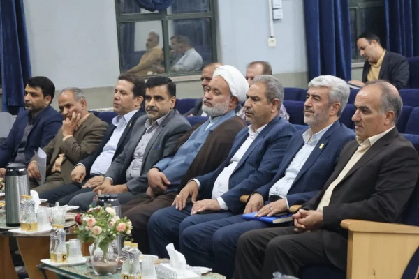 برگزاری نشست پرسش و پاسخ اساتید و کارکنان دانشگاه فرهنگیان استان اصفهان با رجبعلی برزویی رئیس دانشگاه فرهنگیان
 11