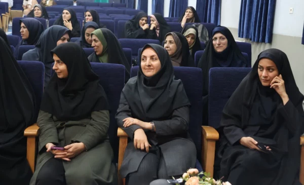 برگزاری نشست پرسش و پاسخ اساتید و کارکنان دانشگاه فرهنگیان استان اصفهان با رجبعلی برزویی رئیس دانشگاه فرهنگیان
 14