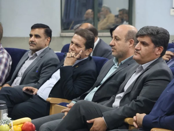 برگزاری نشست پرسش و پاسخ اساتید و کارکنان دانشگاه فرهنگیان استان اصفهان با رجبعلی برزویی رئیس دانشگاه فرهنگیان
 20