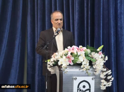  اکبر پناهی و رجبعلی برزویی در دانشگاه فرهنگیان اصفهان

 این نشست فرصتی است تا مسئولان به طور مستقیم پای صحبت ها، دغدغه ها و چالش های مطرح شده از سوی حاضران بنشینند.
