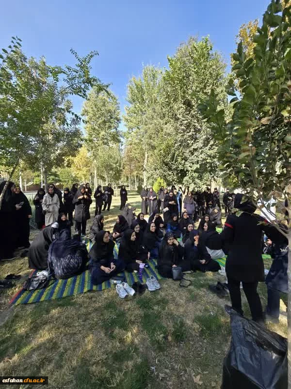 پیاده روی به مناسبت هفته تربیت بدنی  با حضور سرپرست دانشگاه فرهنگیان استان اصفهان، همکاران مدیریت استان، اساتید، دانشجومعلمان و همکاران پردیس ها و مراکز دانشگاه فرهنگیان استان اصفهان 2