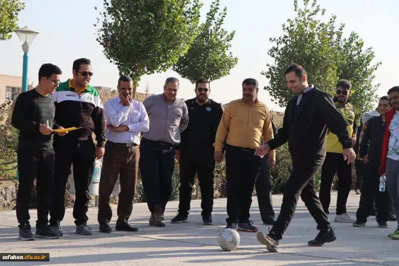 پیاده روی به مناسبت هفته تربیت بدنی  با حضور سرپرست دانشگاه فرهنگیان استان اصفهان، همکاران مدیریت استان، اساتید، دانشجومعلمان و همکاران پردیس ها و مراکز دانشگاه فرهنگیان استان اصفهان 19