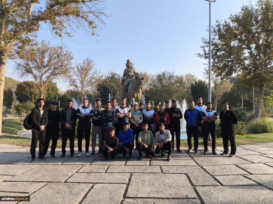 پیاده روی به مناسبت هفته تربیت بدنی  با حضور سرپرست دانشگاه فرهنگیان استان اصفهان، همکاران مدیریت استان، اساتید، دانشجومعلمان و همکاران پردیس ها و مراکز دانشگاه فرهنگیان استان اصفهان 8