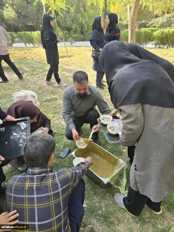 پیاده روی به مناسبت هفته تربیت بدنی  با حضور سرپرست دانشگاه فرهنگیان استان اصفهان، همکاران مدیریت استان، اساتید، دانشجومعلمان و همکاران پردیس ها و مراکز دانشگاه فرهنگیان استان اصفهان 19