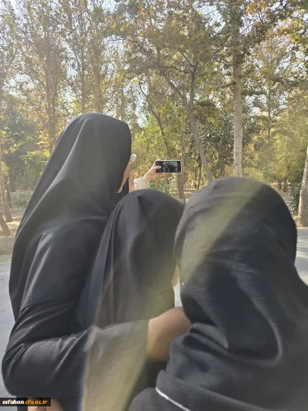 پیاده روی به مناسبت هفته تربیت بدنی  با حضور سرپرست دانشگاه فرهنگیان استان اصفهان، همکاران مدیریت استان، اساتید، دانشجومعلمان و همکاران پردیس ها و مراکز دانشگاه فرهنگیان استان اصفهان 21