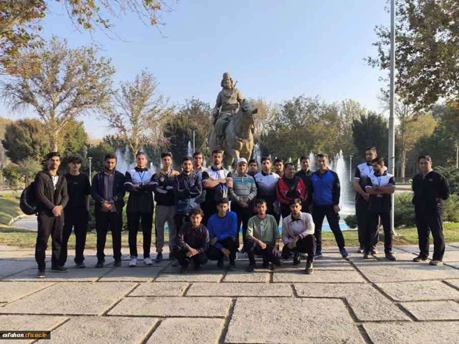 پیاده روی به مناسبت هفته تربیت بدنی  با حضور سرپرست دانشگاه فرهنگیان استان اصفهان، همکاران مدیریت استان، اساتید، دانشجومعلمان و همکاران پردیس ها و مراکز دانشگاه فرهنگیان استان اصفهان 12