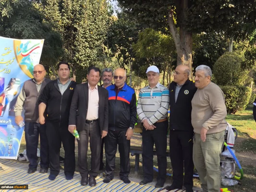 پیاده روی به مناسبت هفته تربیت بدنی  با حضور سرپرست دانشگاه فرهنگیان استان اصفهان، همکاران مدیریت استان، اساتید، دانشجومعلمان و همکاران پردیس ها و مراکز دانشگاه فرهنگیان استان اصفهان 13