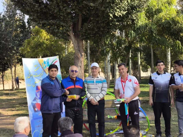 پیاده روی به مناسبت هفته تربیت بدنی  با حضور سرپرست دانشگاه فرهنگیان استان اصفهان، همکاران مدیریت استان، اساتید، دانشجومعلمان و همکاران پردیس ها و مراکز دانشگاه فرهنگیان استان اصفهان 3