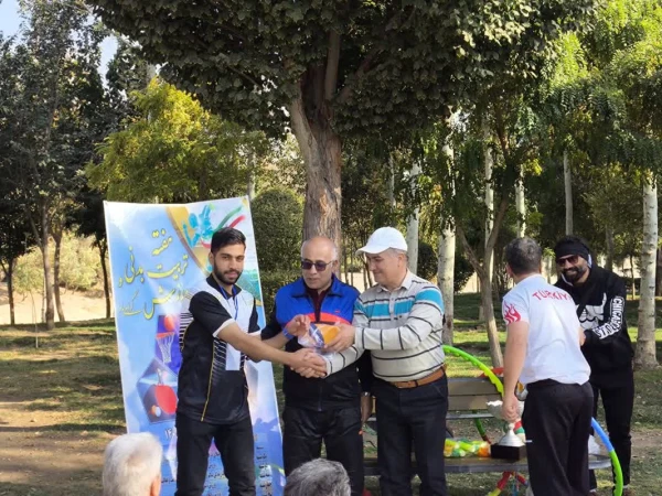 پیاده روی به مناسبت هفته تربیت بدنی  با حضور سرپرست دانشگاه فرهنگیان استان اصفهان، همکاران مدیریت استان، اساتید، دانشجومعلمان و همکاران پردیس ها و مراکز دانشگاه فرهنگیان استان اصفهان 5