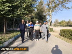 پیاده روی به مناسبت هفته تربیت بدنی  با حضور سرپرست دانشگاه فرهنگیان استان اصفهان، همکاران مدیریت استان، اساتید، دانشجومعلمان و همکاران پردیس ها و مراکز دانشگاه فرهنگیان استان اصفهان 7