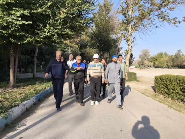 پیاده روی به مناسبت هفته تربیت بدنی  با حضور سرپرست دانشگاه فرهنگیان استان اصفهان، همکاران مدیریت استان، اساتید، دانشجومعلمان و همکاران پردیس ها و مراکز دانشگاه فرهنگیان استان اصفهان 7
