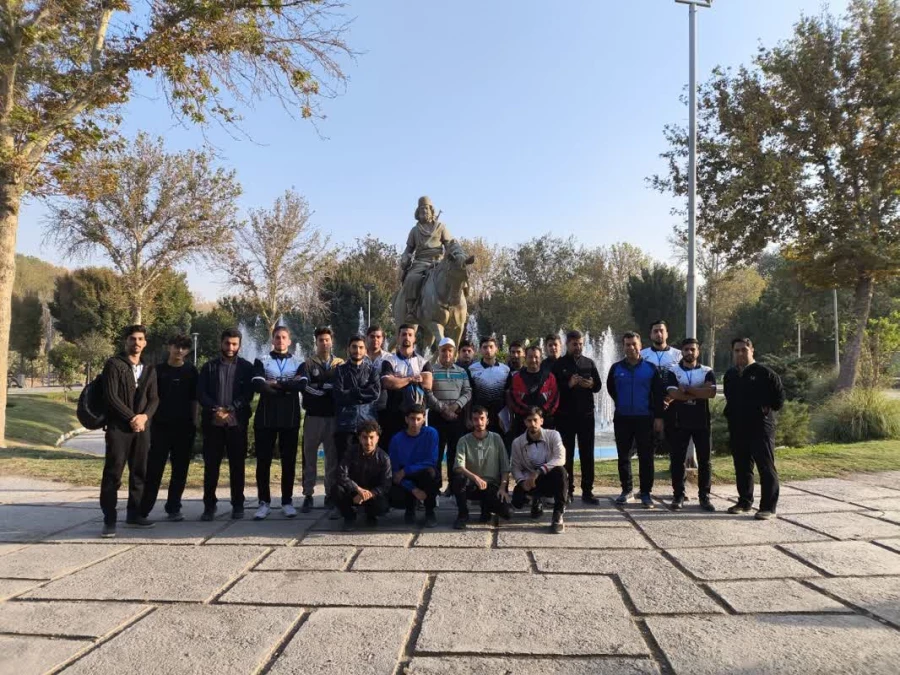 پیاده روی به مناسبت هفته تربیت بدنی  با حضور سرپرست دانشگاه فرهنگیان استان اصفهان، همکاران مدیریت استان، اساتید، دانشجومعلمان و همکاران پردیس ها و مراکز دانشگاه فرهنگیان استان اصفهان 14