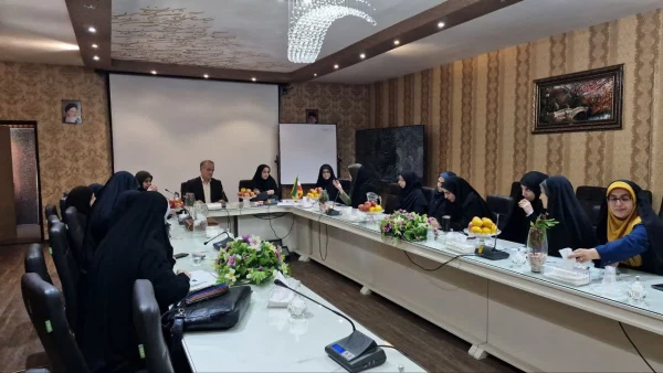 نشست صمیمی رییس دانشگاه فرهنگیان استان با اساتید هیات علمی 4