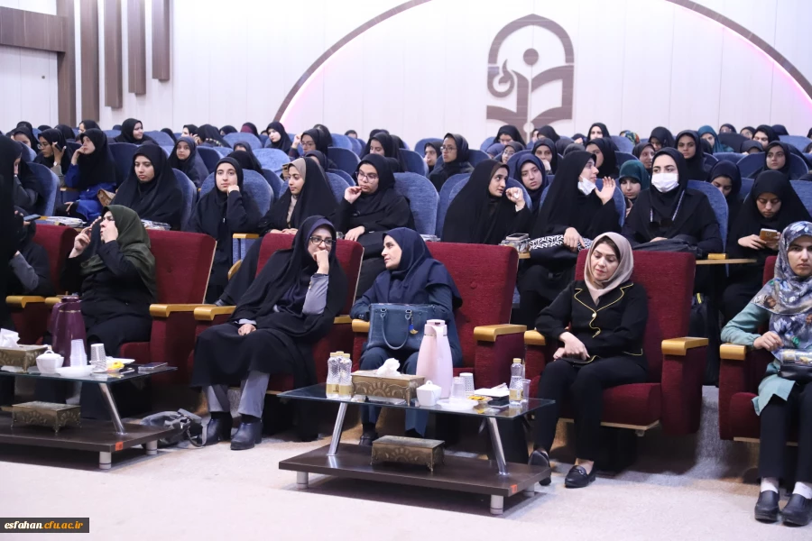 آیین استقبال از نودانشجومعلمان دانشگاه فرهنگیان اصفهان همزمان با سراسر کشور  12