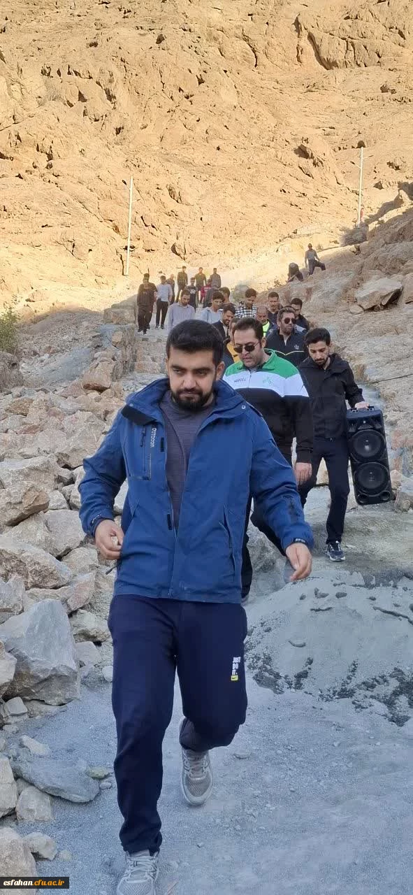 کوه پیمایی به مناسبت هفته تربیت بدنی در دانشگاه فرهنگیان استان اصفهان 10